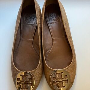 Tory Burch Tan Leather Flats with Gold Logo